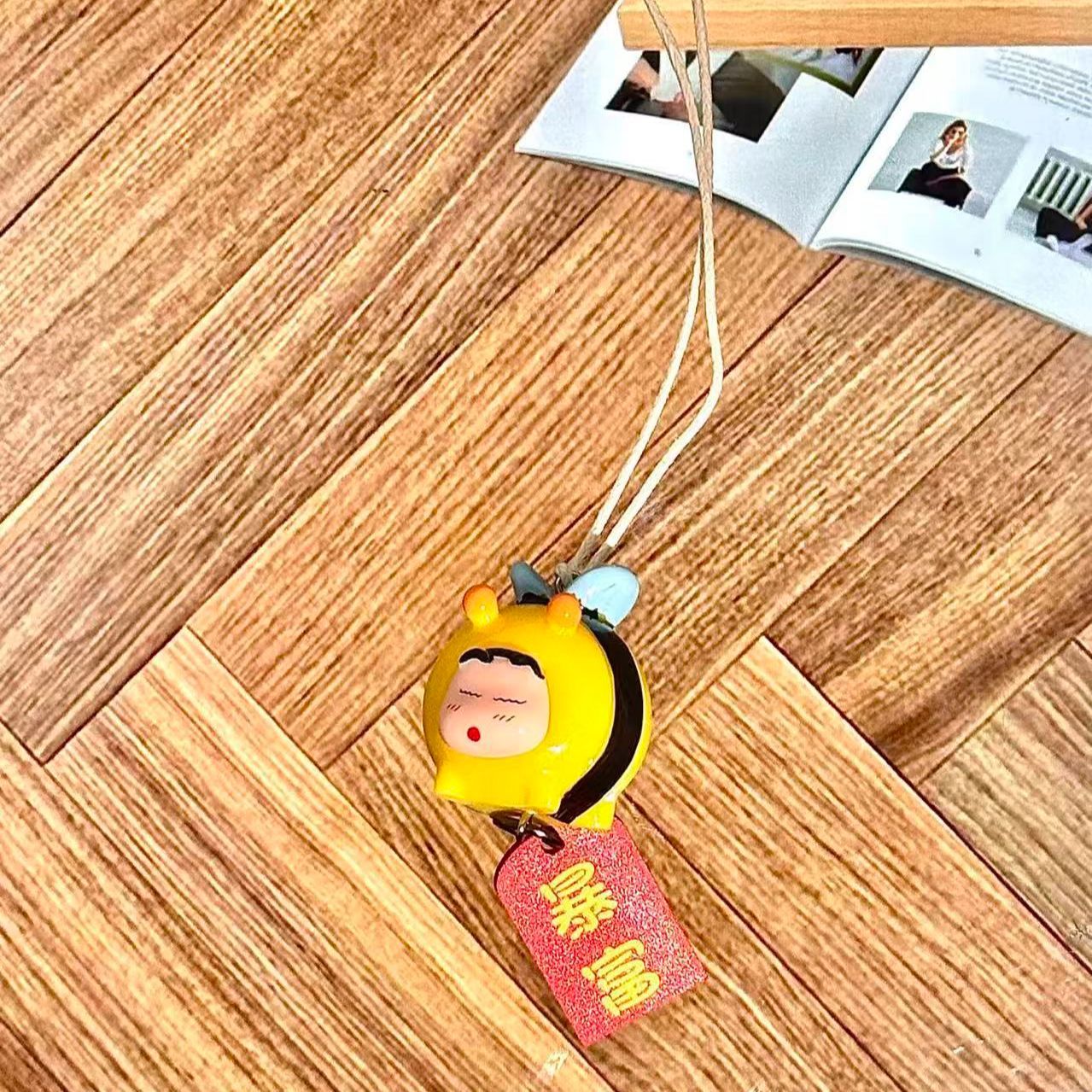 Crayon Shin-chan Bee Cosplay F - Car Accessories Hanging recension och pris